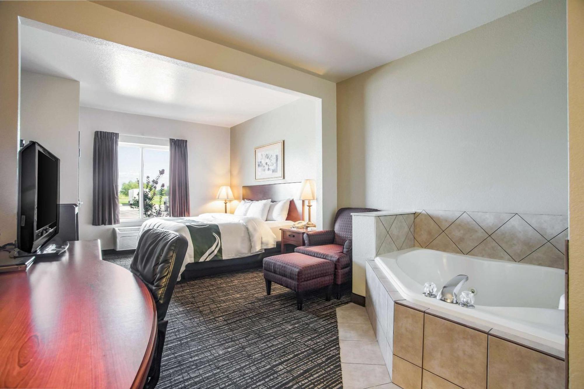 Quality Inn Parsons North Eksteriør billede