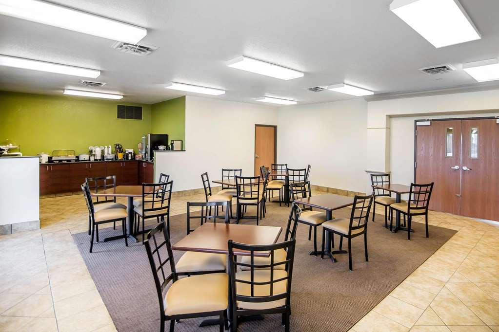 Quality Inn Parsons North Restaurant billede