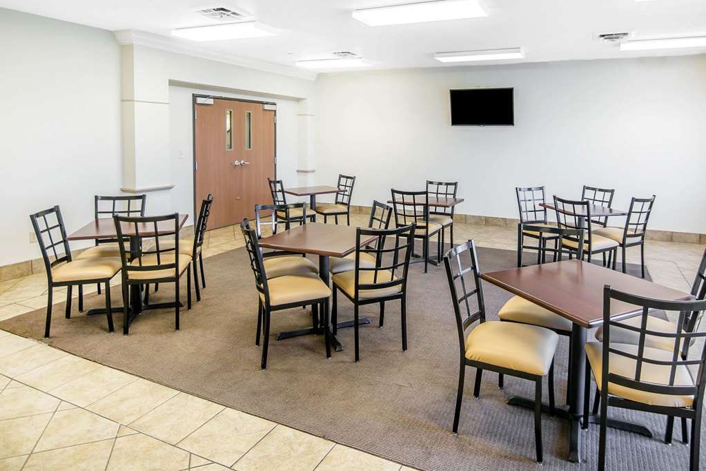 Quality Inn Parsons North Restaurant billede